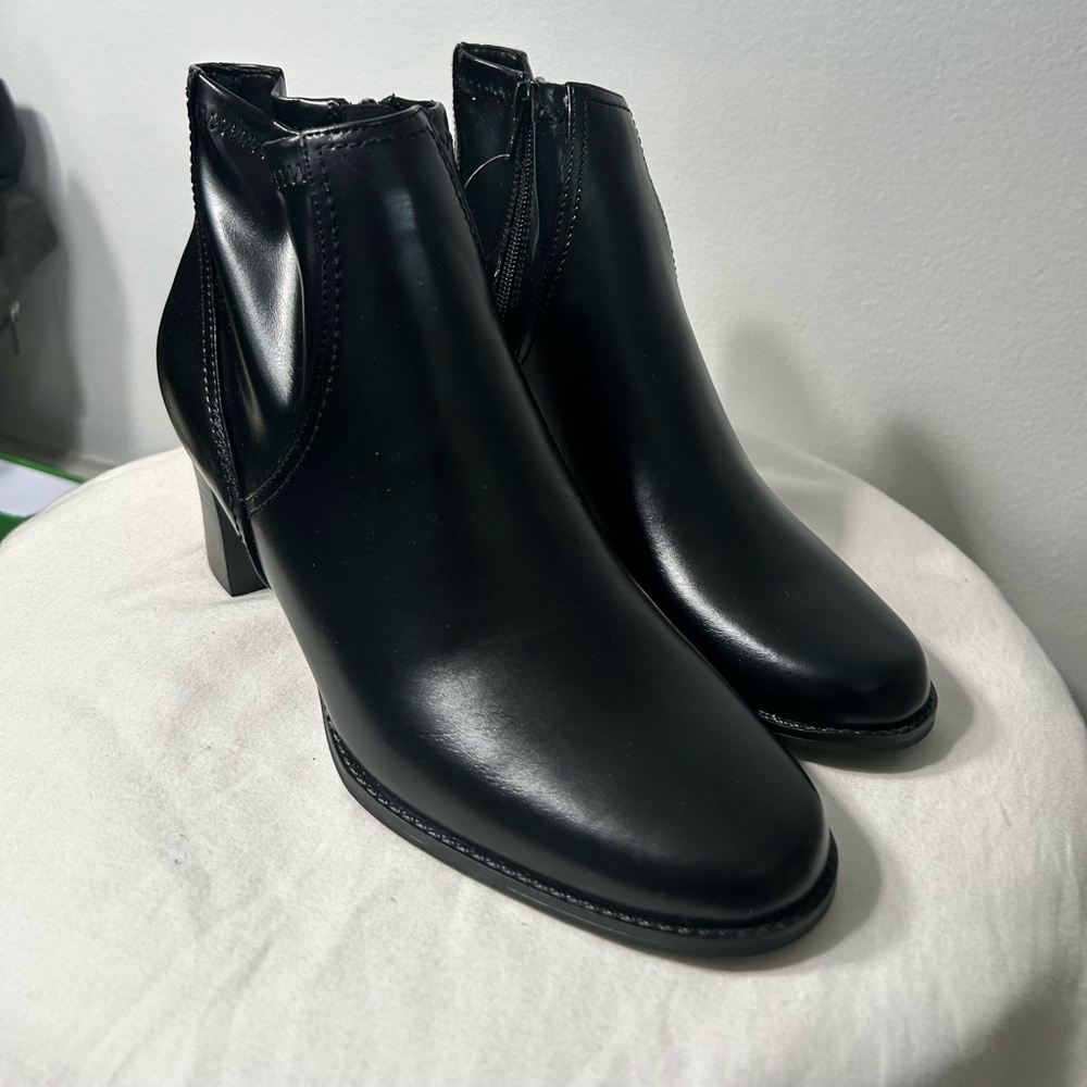Apostrophe Black Ankle Booties